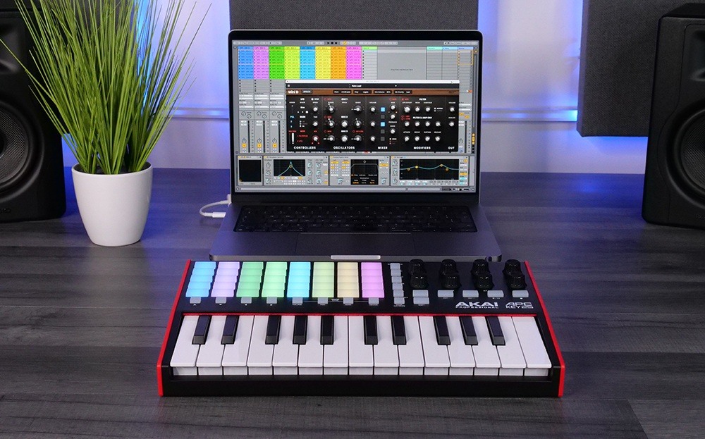 APC Keys 25 mk2 by AKAI - Controller