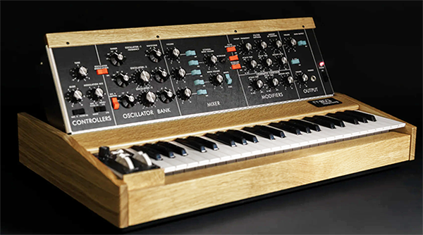 Bob Moog Tribute Edition Minimoog Model D